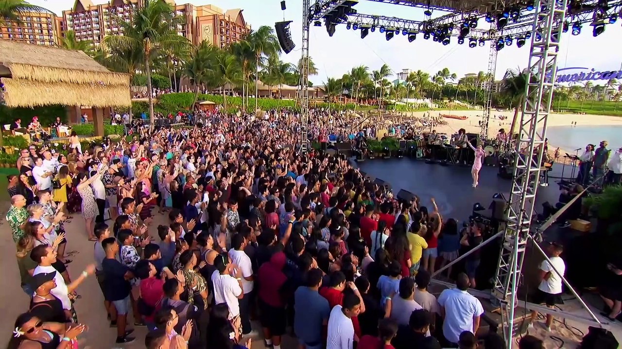 Myra Tran Sings "How Far I'll Go" From "Moana" at Disney Aulani - American Idol 2019