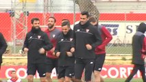 El Sevilla viaja a Leicester en busca de la clasificación para cuartos