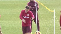 El Atlético continúa preparando la visita del Barça al Calderón