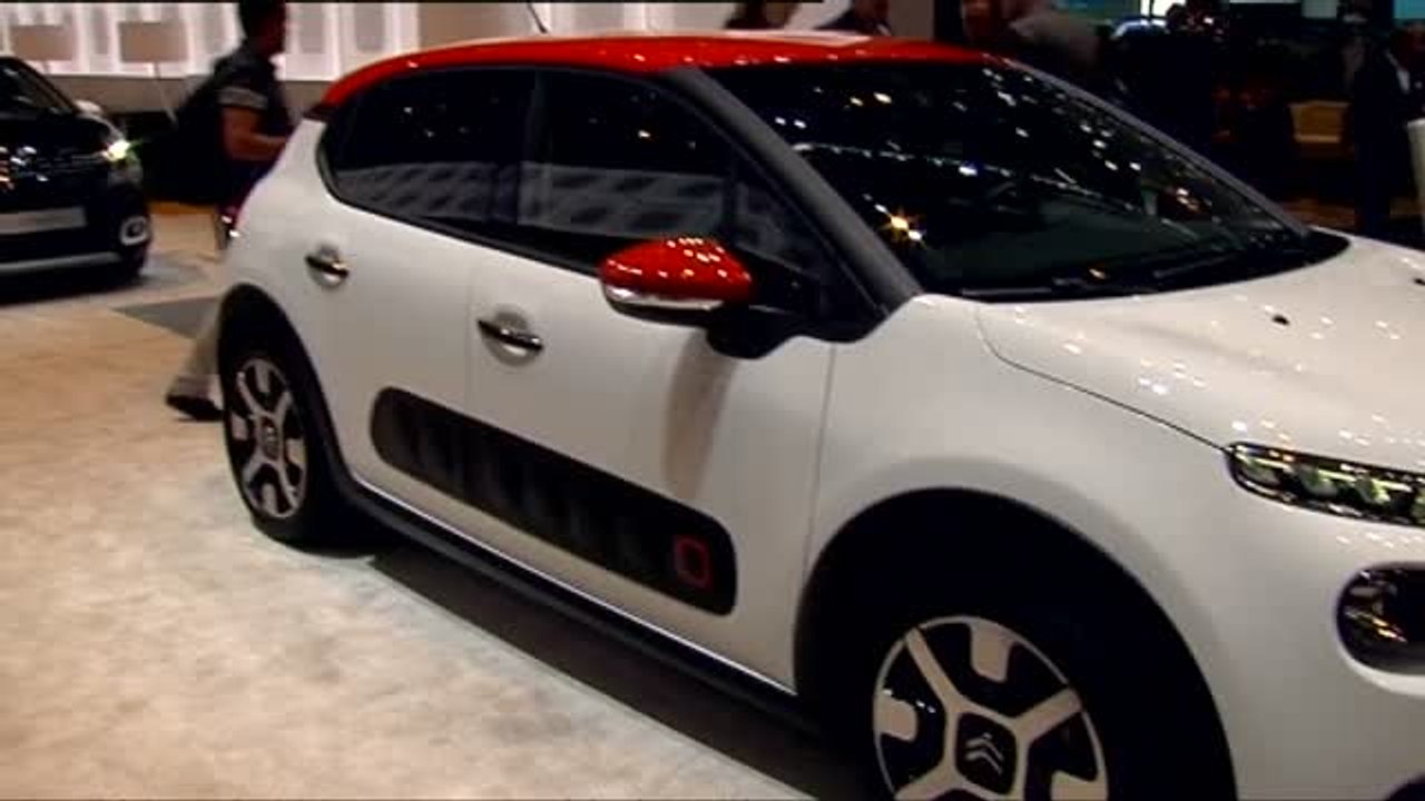 Coches menos contaminantes y más conectados con el móvil en el salón de Ginebra