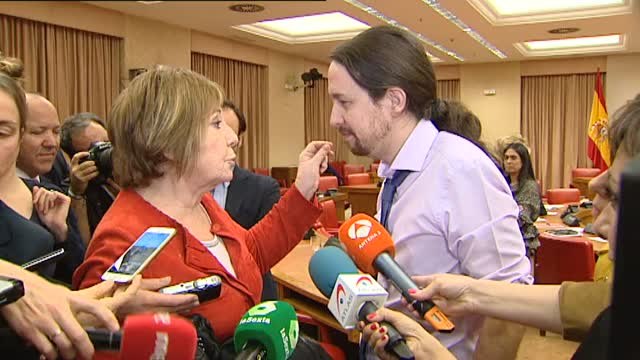 Rifirrafe entre Celia Villalobos y Pablo Iglesias