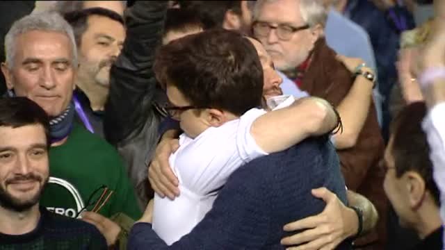 Iglesias se impone a Errejón