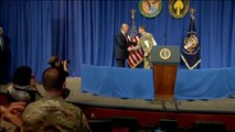 Trump visita la sede de la lucha contra el terrorismo del Ejército de EEUU