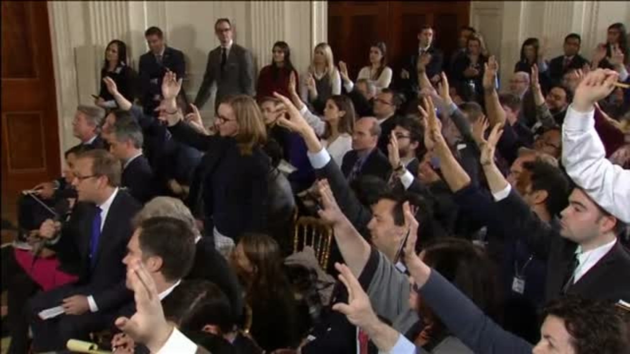Esperpéntica rueda de prensa de Trump en la que declara la guerra a la prensa