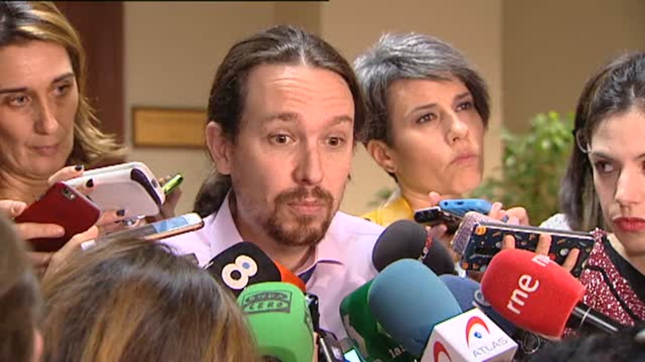 Pablo Iglesias: "La señora Celia Villalobos tiene un estilo de otra época"