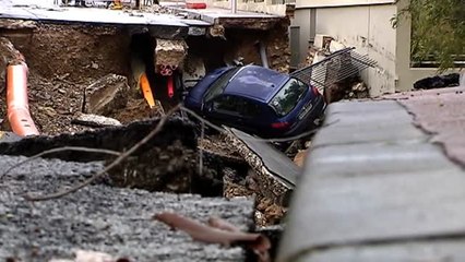 Tải video: Más de 200 incidencias en Málaga por una fuerte tormenta de madrugada.