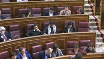 Iglesias y Errejón discuten en el escaño durante el pleno del Congreso