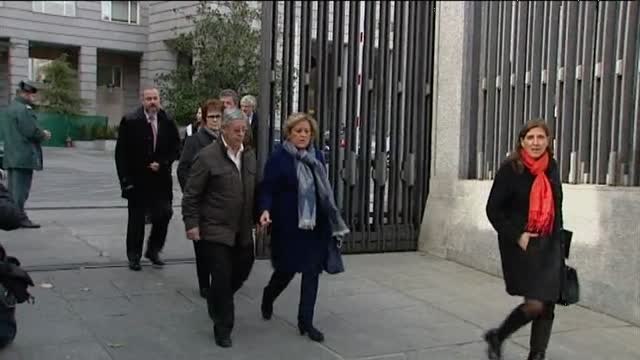 Rajoy recibe a las familias de los militares del Yak-42 más de 13 años después