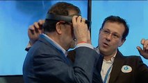 La mirada virtual de Rajoy en el XVIII Congreso nacional del PP