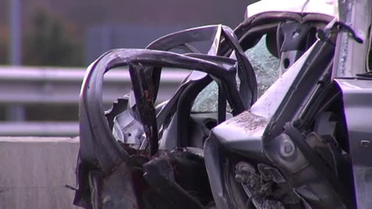 Dos fallecidos y ocho heridos en una colisión frontal en Usurbil