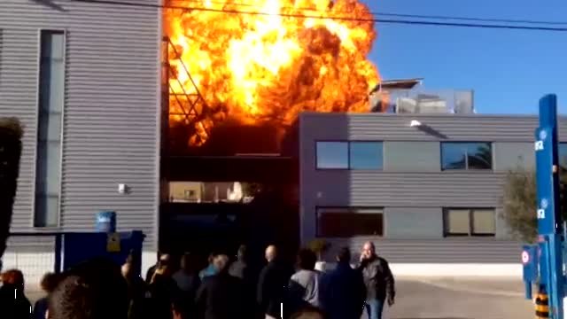 5.000 desalojados por el incendio de Paterna