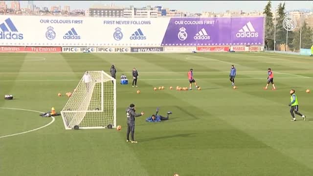 El Real Madrid vuelve a entrenar tras su derrota contra el Celta