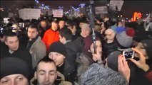 Miles de personas salen a la calle en Rumanía contra una ley que permite despenalizar delitos