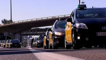 Retenciones kilométricas en Barcelona por la protesta de taxistas