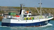 Rescatados con vida los 12 tripulantes del pesquero hundido en el Cantábrico