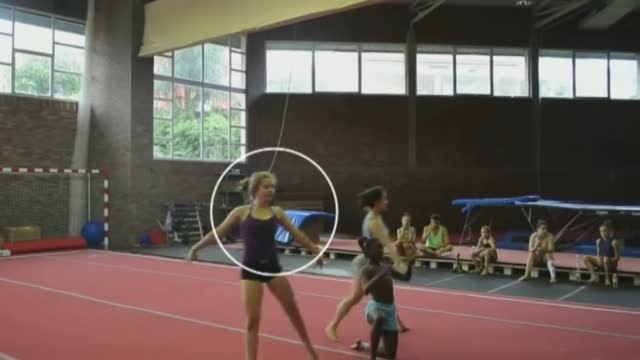 Juzgan a un médico por la amputación de una pierna a una gimnasta