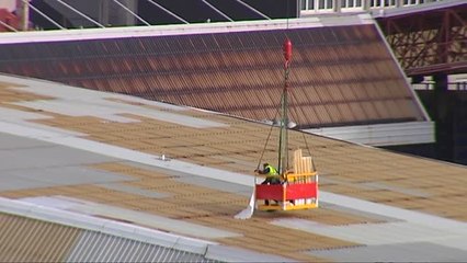 Comienzan las reparaciones de la cubierta de Riazor dañada por el temporal de viento