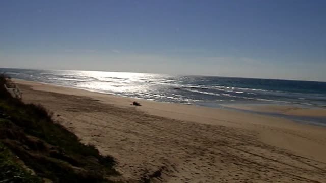 La Guardia Civil sigue trabajando para identificar el niño hallado en una playa de Barbate