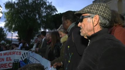 Concentración en Barbate por el niño muerto en una patera el pasado viernes