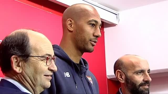El medio centro del Sevilla, N'Zonzi: Estoy muy contento y quiero seguir aquí