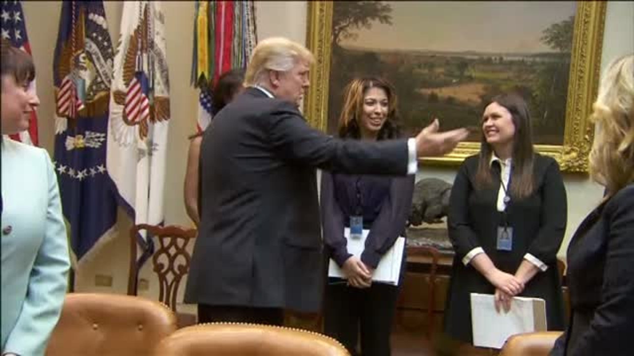 Trump no se cree las lágrimas del senador Schum...