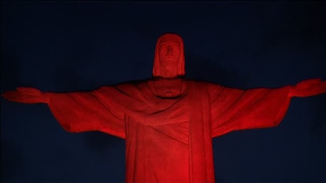 Brasil ilumina de rojo el Cristo Redentor en homenaje al Año Nuevo Chino