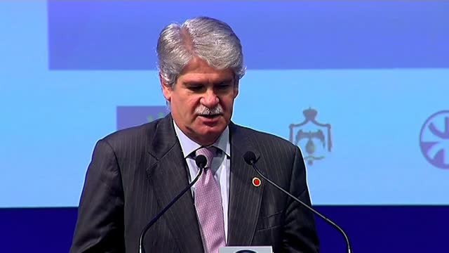 Dastis ve legítimo que Puigdemont defienda su visión política de Cataluña