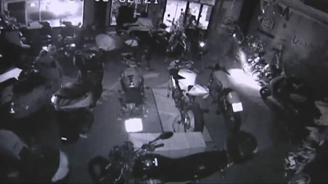 Varios robos en concesionarios de motos y coches en Sevilla