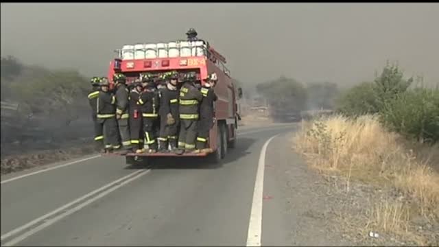 Fuegos y lluvias torrenciales arrasan Chile
