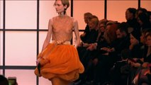 Elegancia y glamour en el desfile de Armani