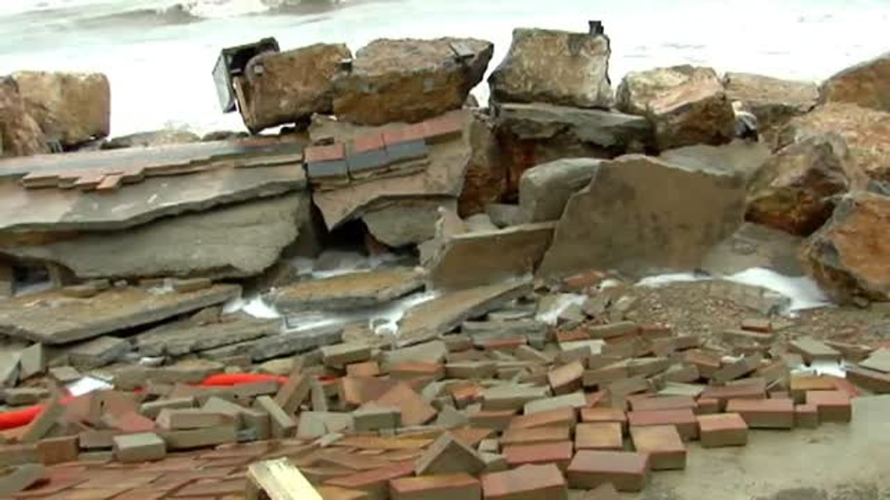 El temporal marítimo provoca importantes destrozos en la costa del mediterráneo