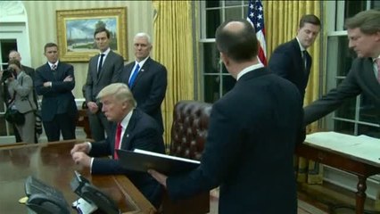 Trump ataca al legado de Obama