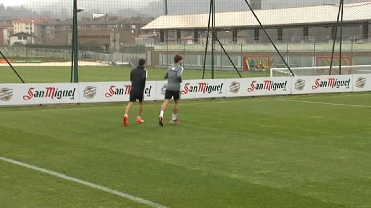 Yeray vuelve a pisar el césped de Lezama