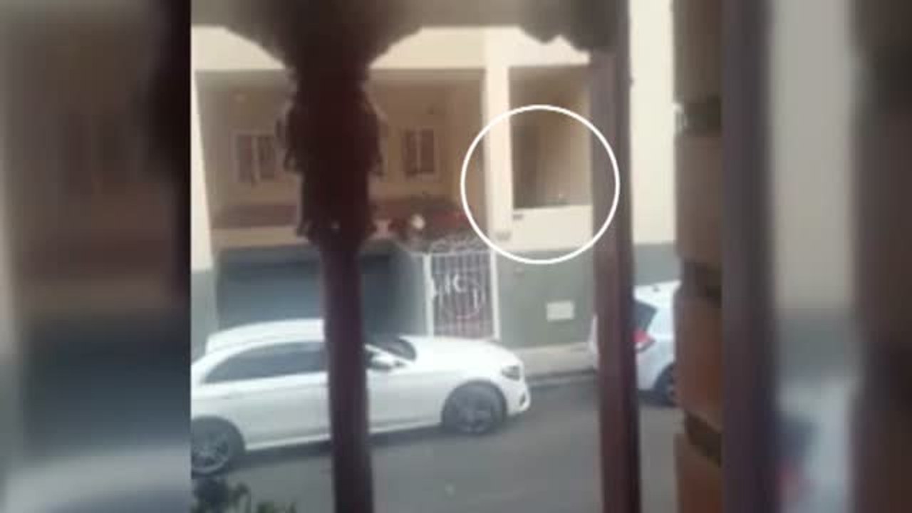 El Consejero de Seguridad de Melilla utiliza una radial para entrar por la fuerza a casa de su ex mujer