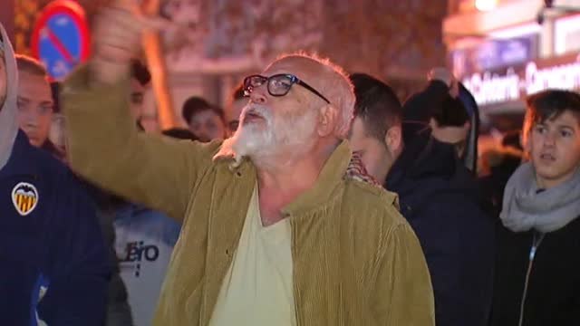 La afición valencianista estalla contra Peter Lim