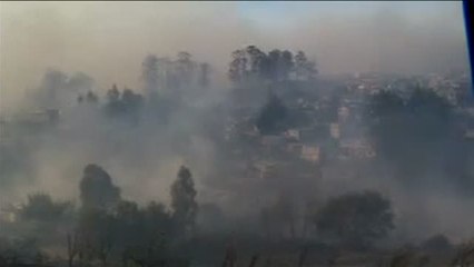 El fuego arrasa la zona pobre de Valparaíso