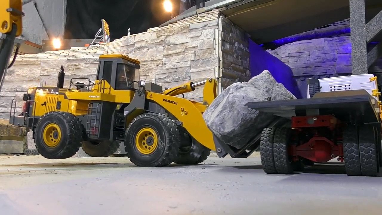 RC فولفو FMX 500 في العمل! قوية فولفو FMX 8x8 المحرك! رائعة RC