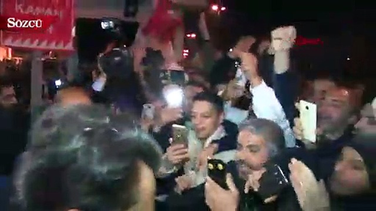 Binali Yıldırım AKP İl binasından ayrıldı