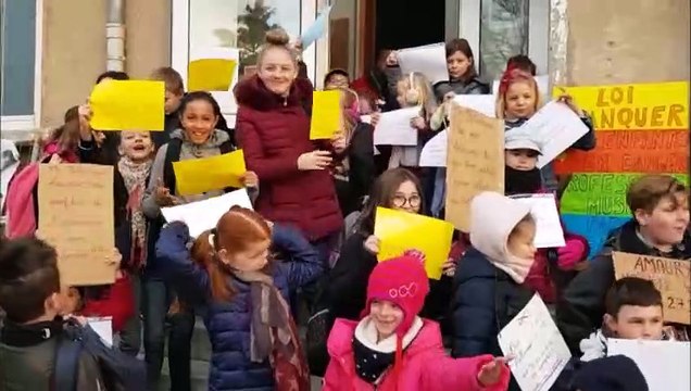 Valleroy : les parents d'élèves manifestent contre la loi Blanquer