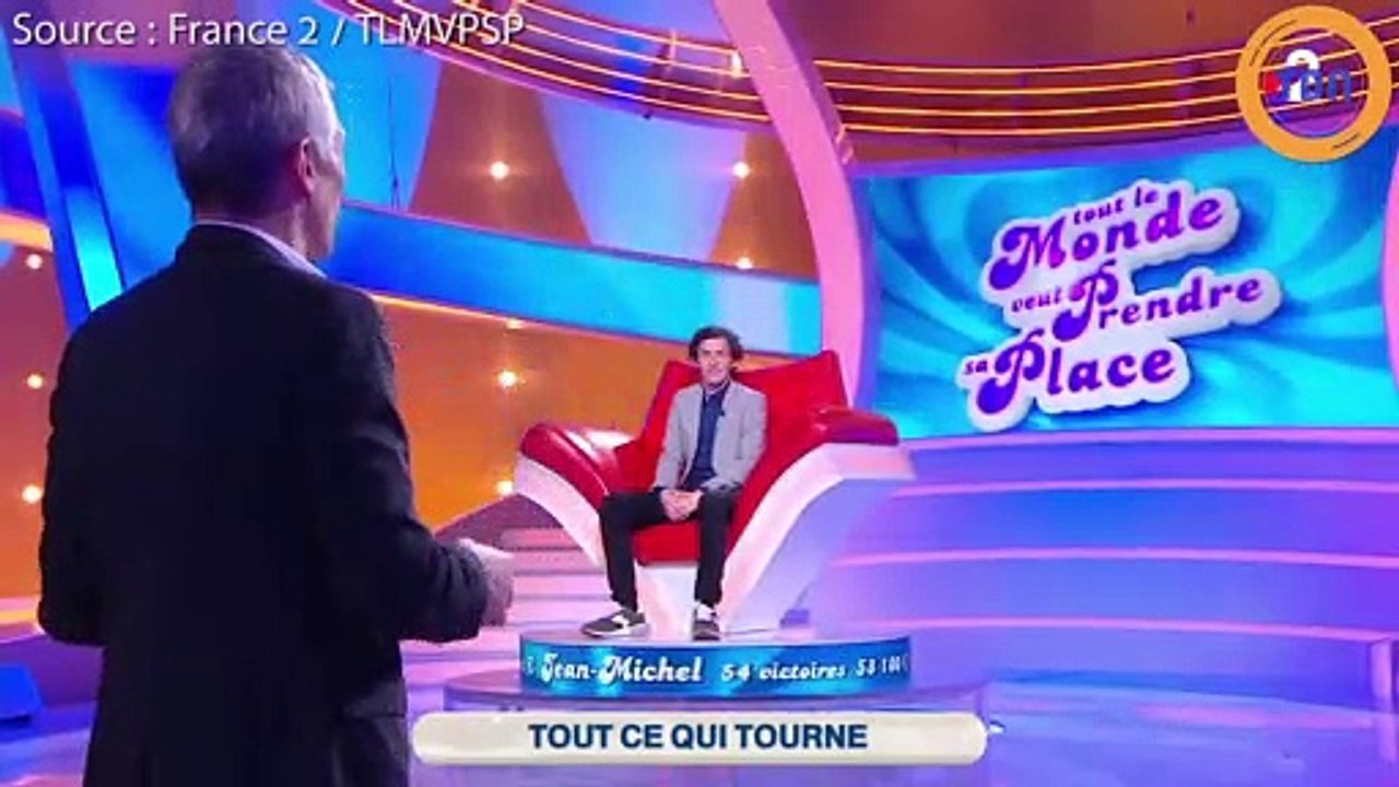 Nagui raconte le moment embarrassant vécu par Michel Sardou et Johnny Hallyday face à une star américaine !