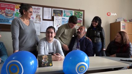 Komünist başkan ilk ziyaretini otizmli bireylere yaptı