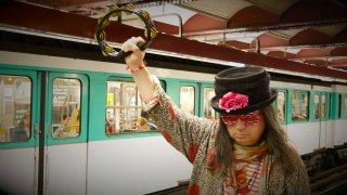 Edouardo chante O Sole Mio à la Station de métro Opéra