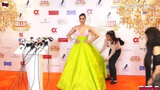 Sonam kapoor very hot in open dress at hall of fame awards 2019