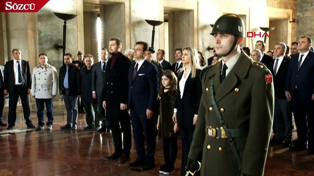 İmamoğlu'ndan saygı duruşu sonrası Atatürk'e dua