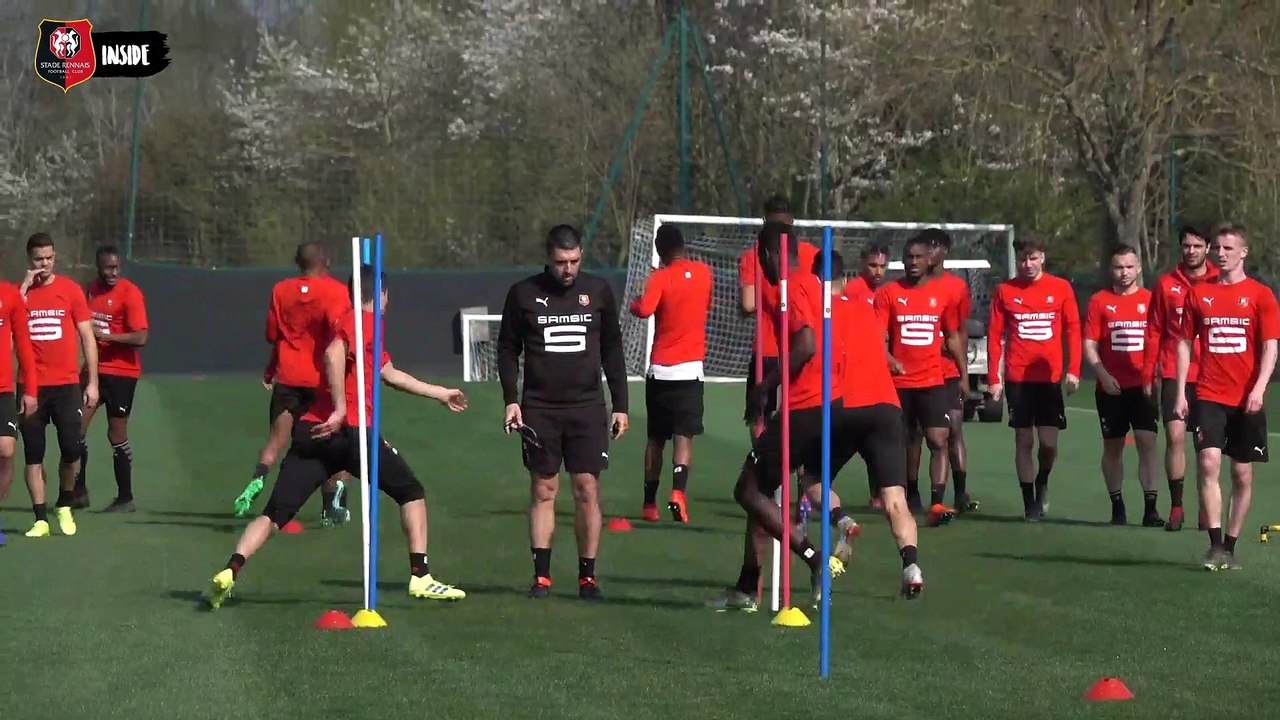 Inside avant Lyon / Stade Rennais F.C.
