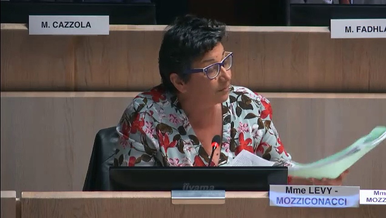 Annie LEVY-MOZZICONACCI demande la requalification des voies d'accès aux goudes