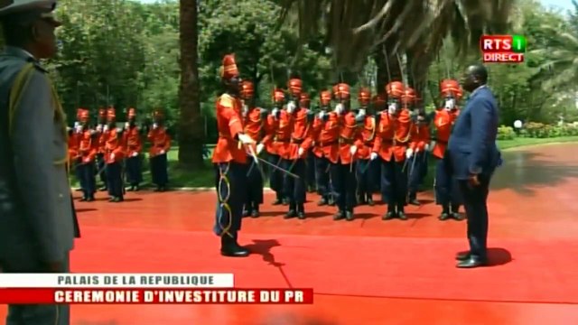 L'arrivée de Macky Sall au Palais accompagné par le Président du Conseil constitutionnel