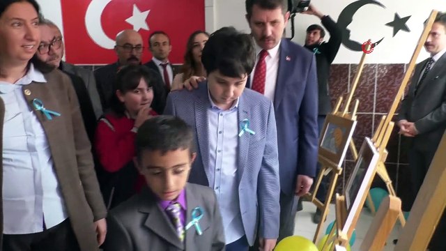 Otizmli Hasan Berkay 'Bende Varım!' adlı kişisel resim sergisini açtı
