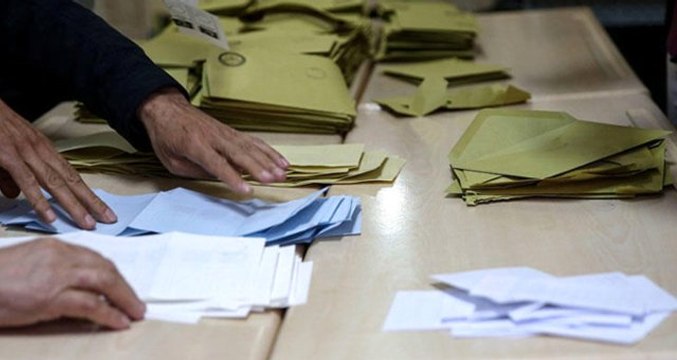 Son Dakika! İstanbul'da 3 İlçede Geçersiz Oylar Yeniden Sayılacak