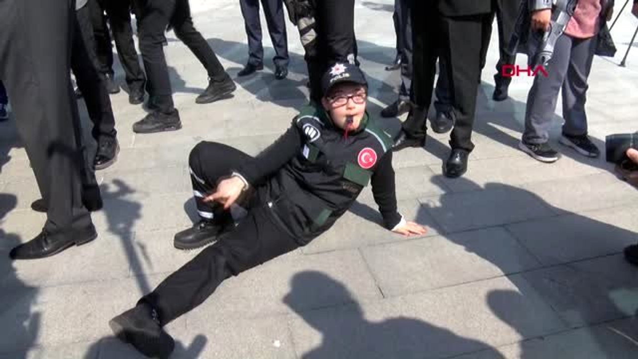 Bursa'da Otizmli Çocuklar Bir Günlüğüne Polis Oldu